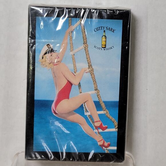Cutty Sark Scots Whisky Pinup Girls Playing Cards - NEW / SEALED - Picture 1 of 5